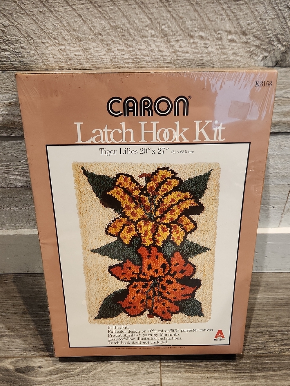 NWT Vtg. 1979 Caron Latch Hook Kit K3153 Tiger Lilies in Orange &Green 20" X 27"